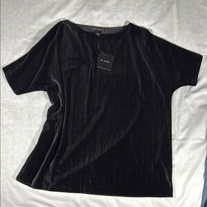 St. John Black Boxy Relaxed Short Sleeve Tee